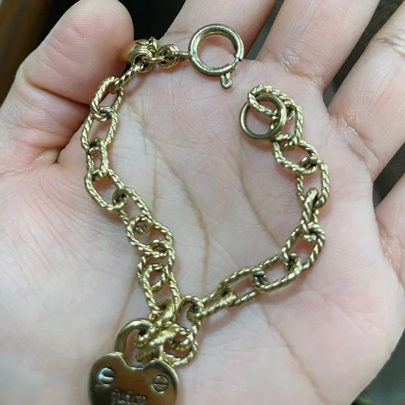Juicy Couture Gold Bracelet w/ Detachable Key Juicy Charm - Picture 3 of 8